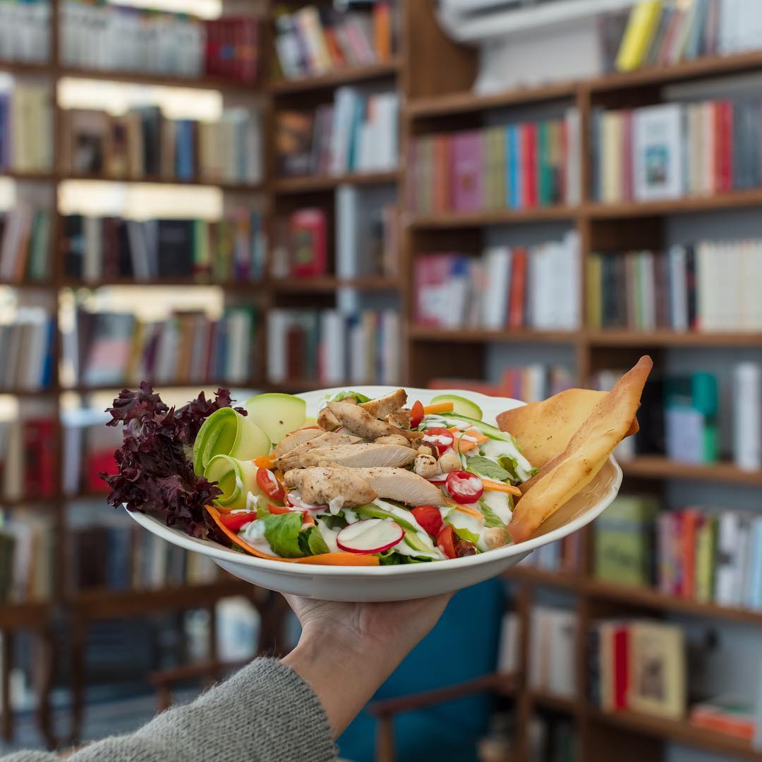 Photo by Vartan Book Cafe in Vartan Bookcafe کافه کتاب وارطان.